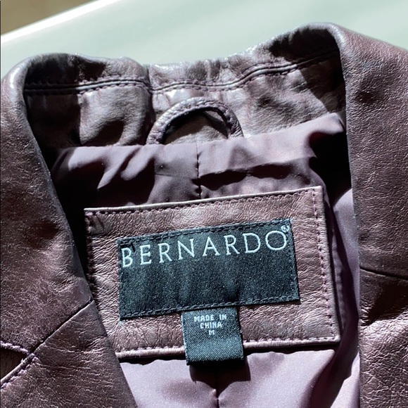 Single button metallic purple leather jacket. - Picture 3 of 7